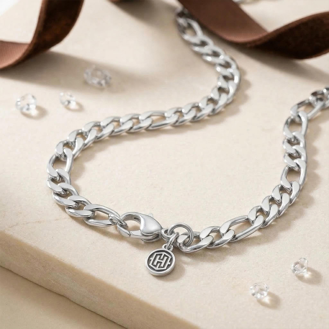 Women's 5mm Figaro Bracelet Bold Statement Style With Street Luxury - Image 5