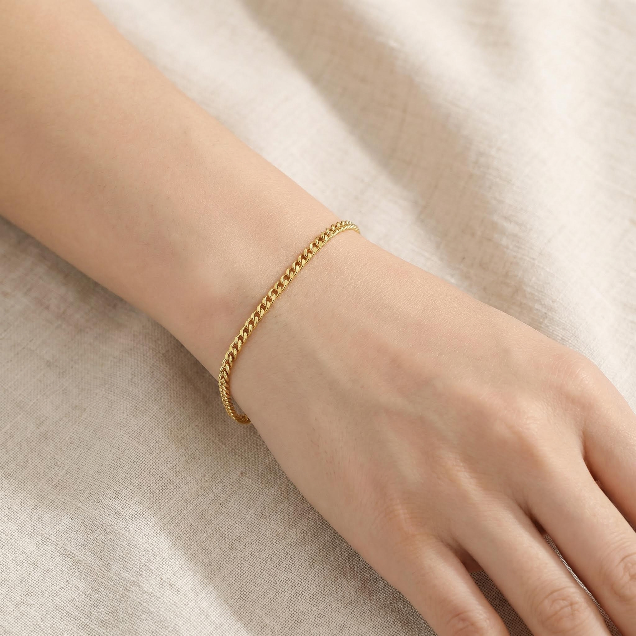 Women's 3mm Cuban Bracelet In Gold Gold With Bold Statement Appeal - Image 3