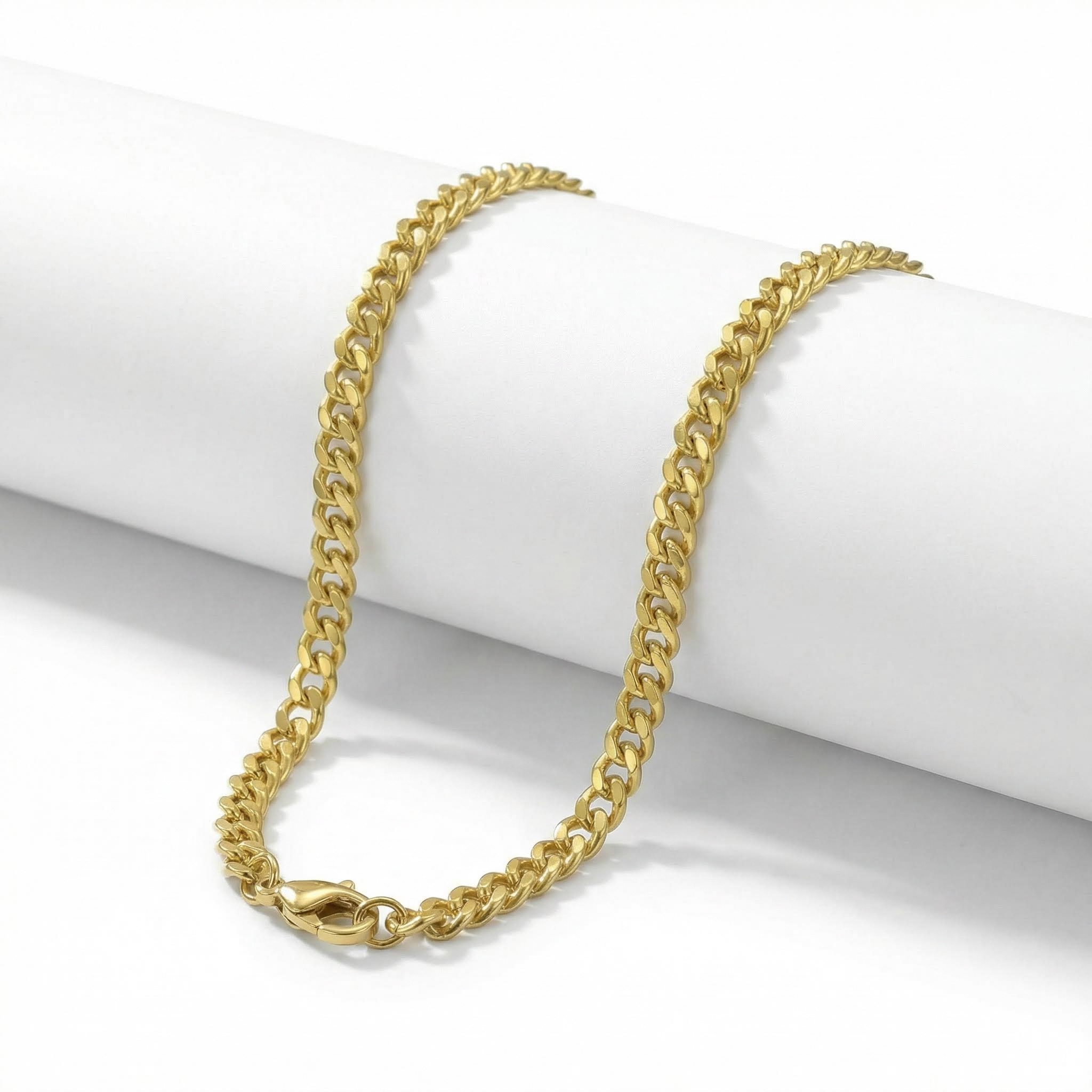 Women's 3mm Cuban Bracelet In Gold Gold With Bold Statement Appeal - Image 4