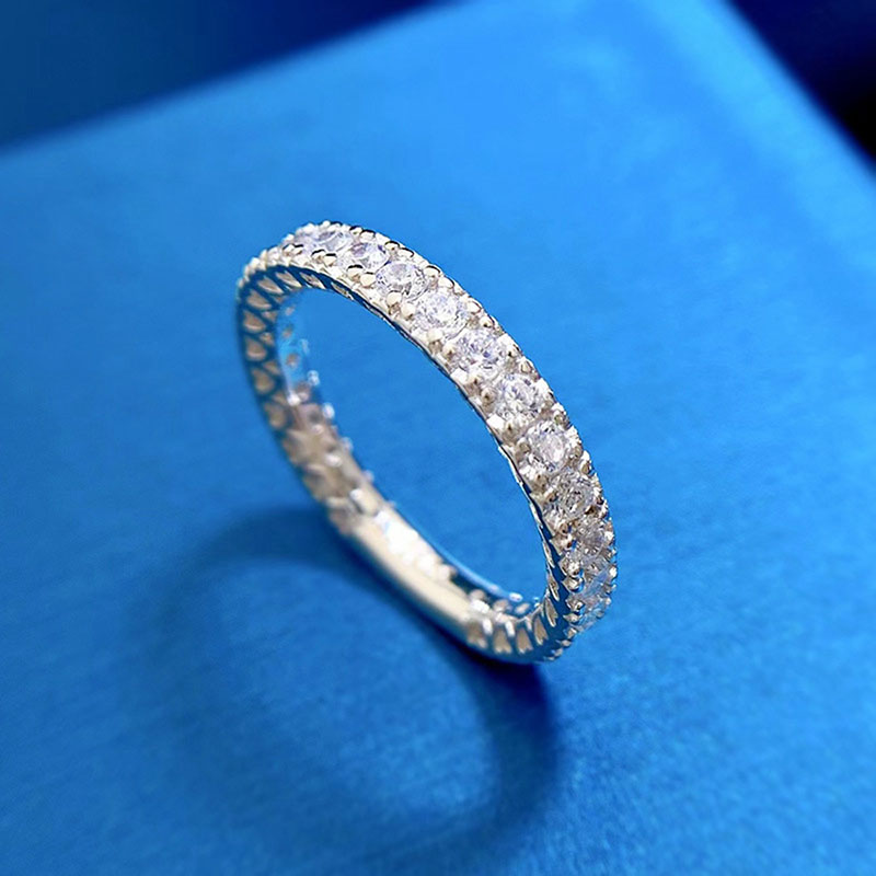 Round Cut Hollow Heart Wedding Band Ring With Bold Statement Appeal