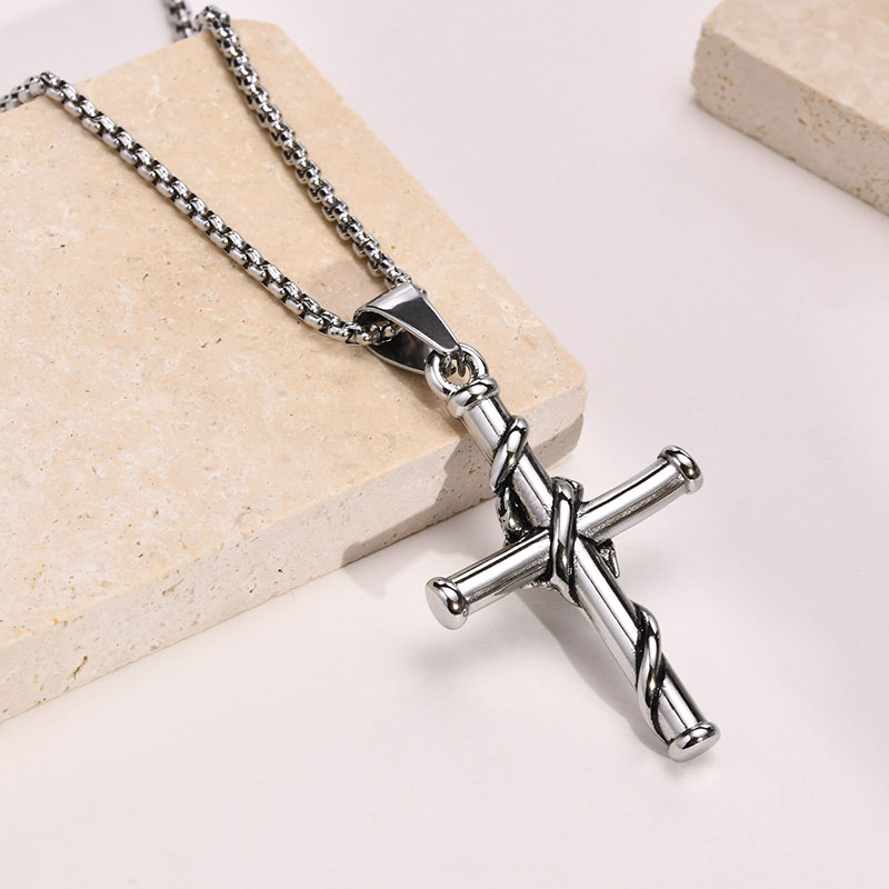 Rose Cross Pendant Necklace Bold Statement Style With Street Luxury - Image 3