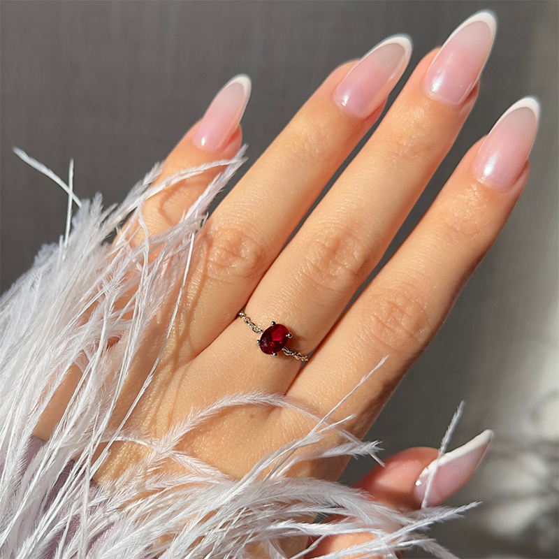 Ruby Chain Ring Bold Statement Style With Street Luxury - Image 3