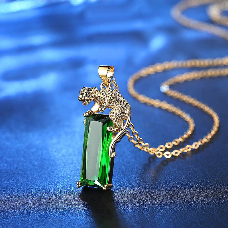 Green Emerald Leopard Pendant Necklace Gold With Street Luxury Shine - Image 3