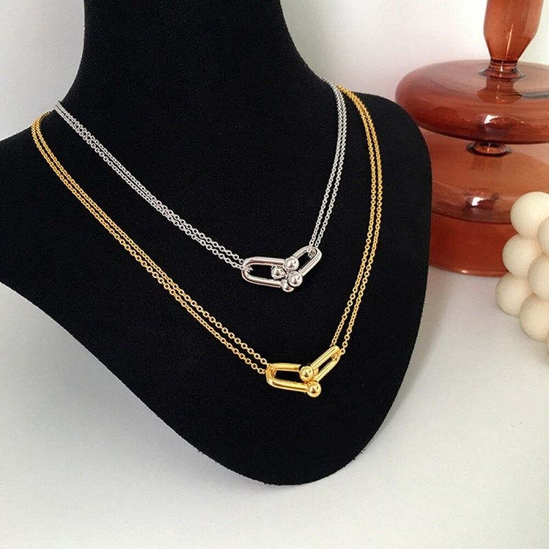 U-shaped Horseshoe Buckle Necklace Bold Statement Style With Street Luxury - Image 7