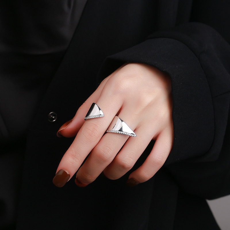 Exaggerated Irregular Open Ring Bold Statement Style With Street Luxury - Image 8