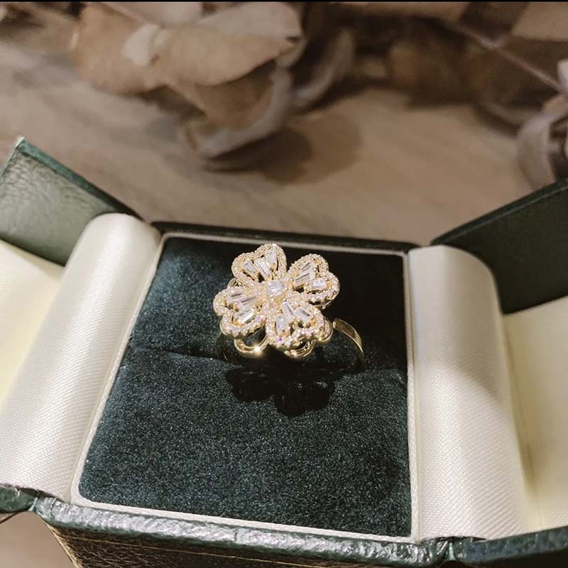 Four Leaf Clover Rotatable Anti-stress Fidget Spinner Open Ring Gold - Image 3