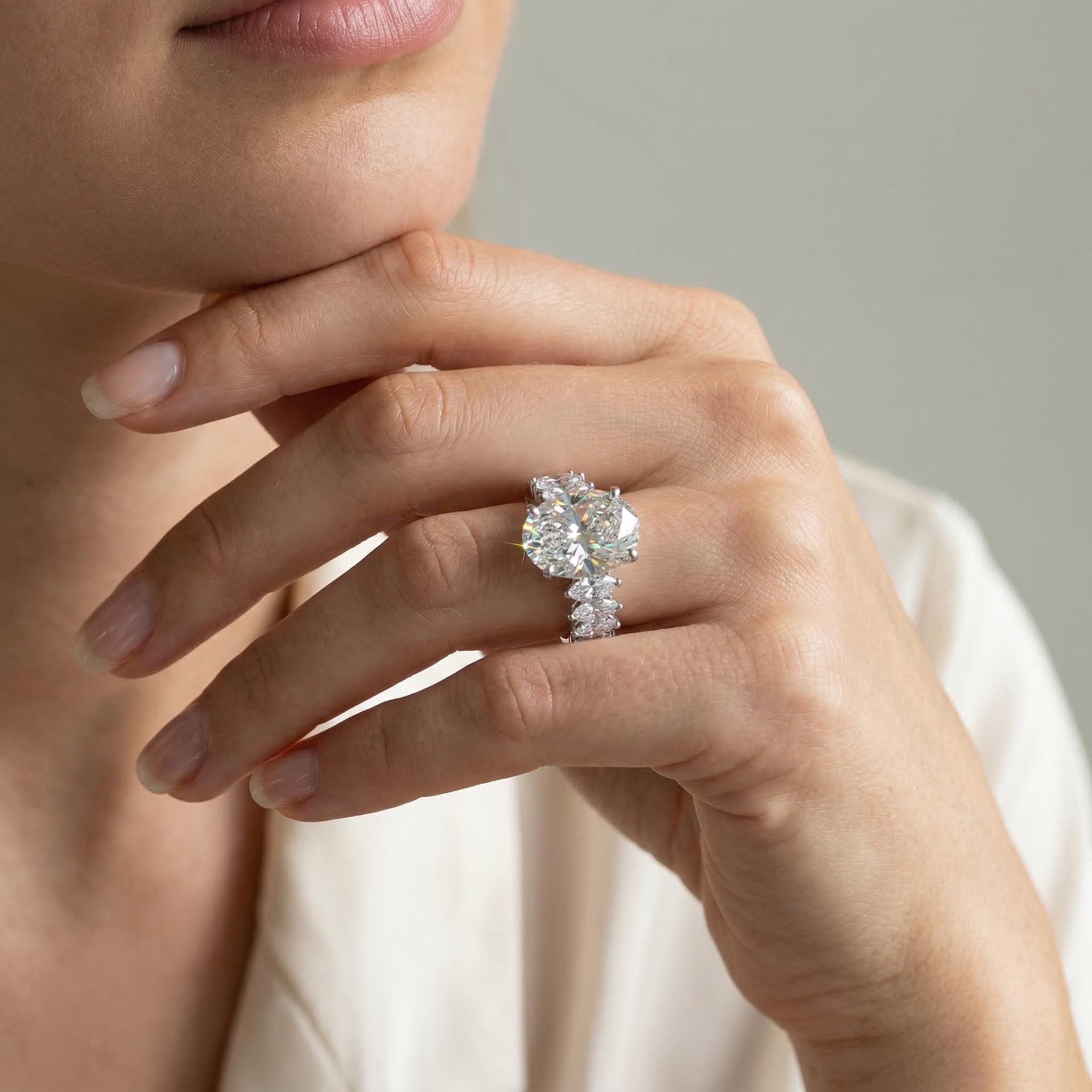 3.5 Ct Brilliant Oval Cut With Marquise Shape Side Stones Ring Gold - Image 3
