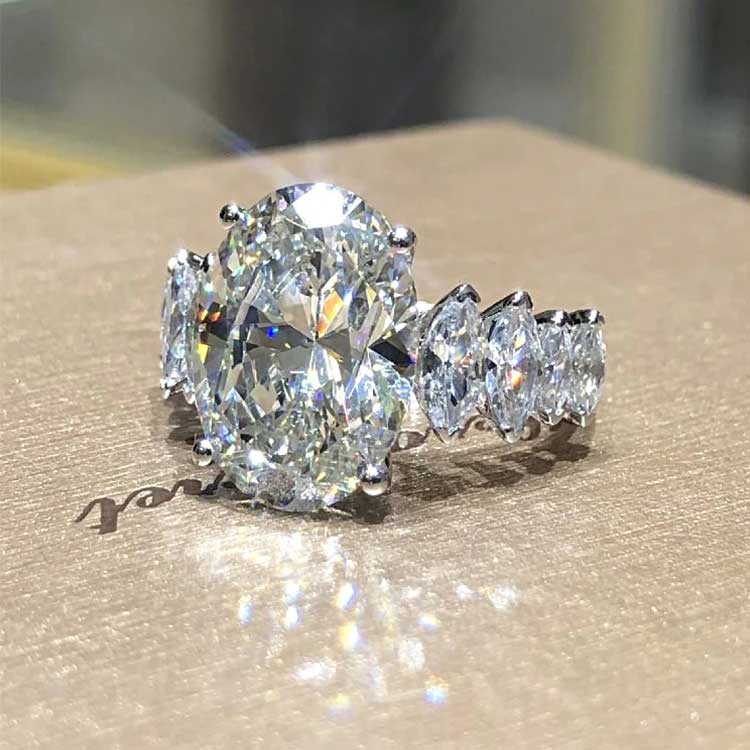 3.5 Ct Brilliant Oval Cut With Marquise Shape Side Stones Ring Gold - Image 5