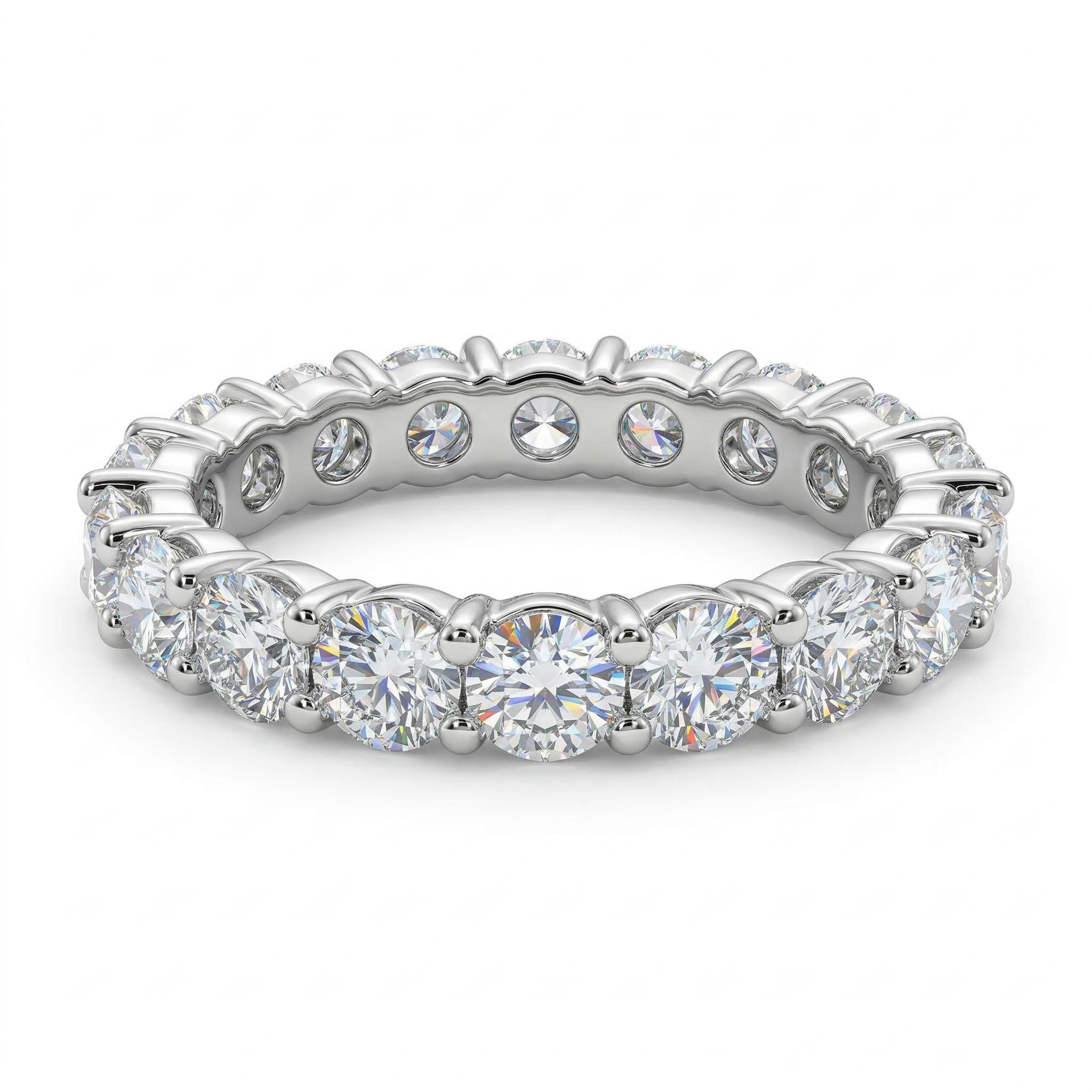 Simple Round Cut Band Bold Statement Style With Street Luxury - Image 5