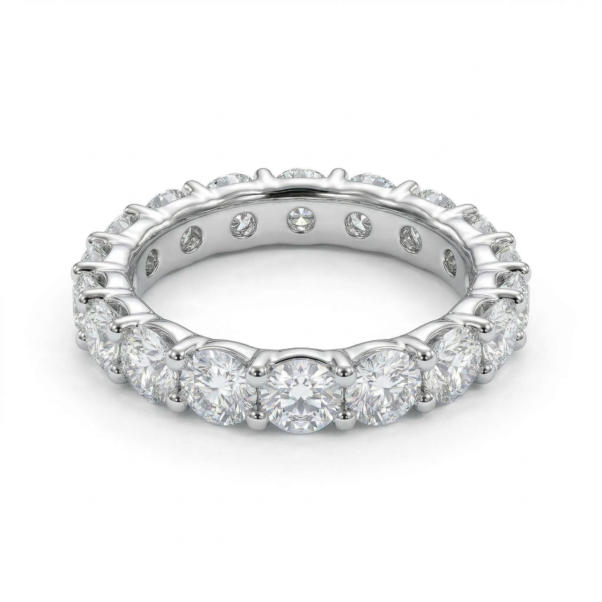 Simple Round Cut Band Bold Statement Style With Street Luxury